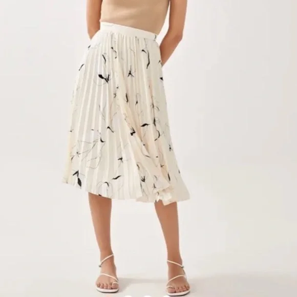 Love Bonito Emery Pleated Midi Skirt - NWT - Picture 2 of 7